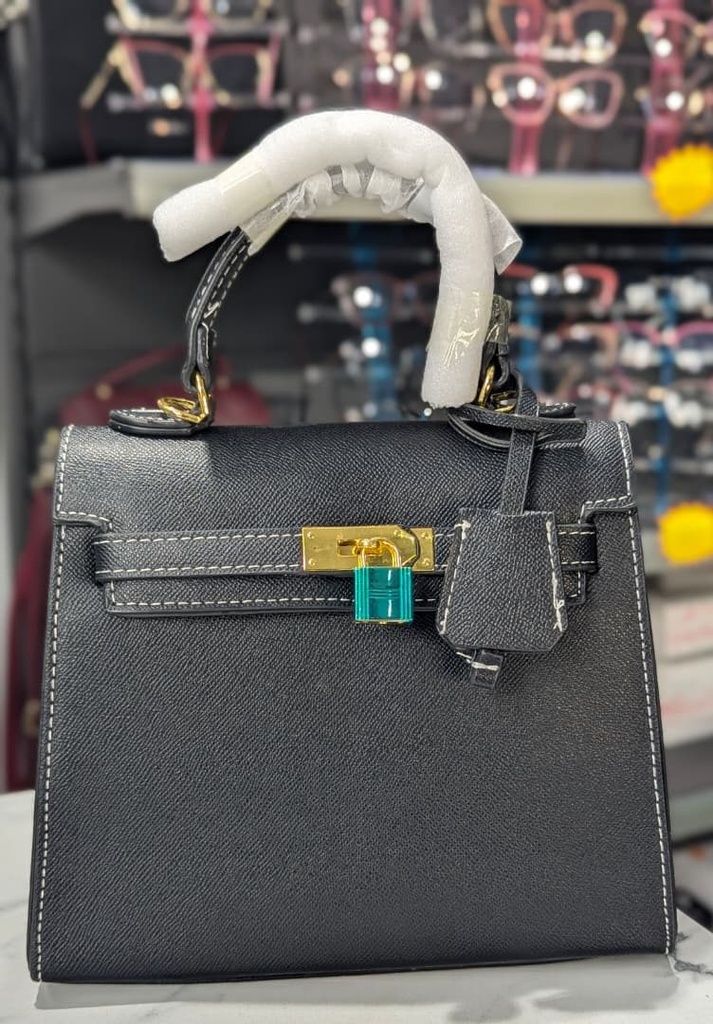 HERMES MEDIUM SIZED HANDBAG